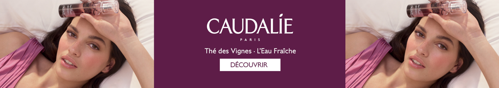 Une femme allongé avec un produit Caudalie Thé des vignes - Eau Fraiche à la main